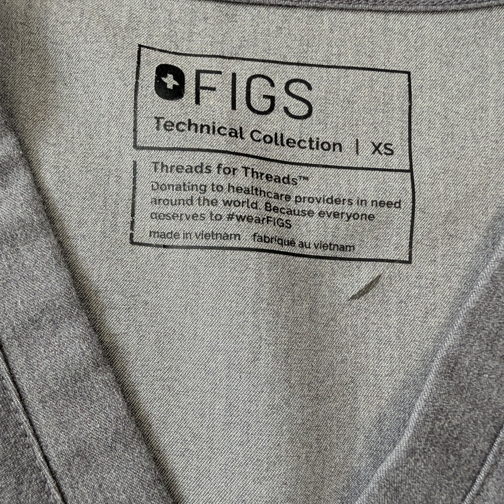Figs Graphite Scrub Top - Picture 2 of 5